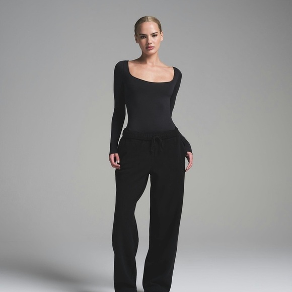NWT Essential Skims Long Sleeve Scoop Neck Bodysuit Onyx Black size 2X / 3X - Picture 3 of 9